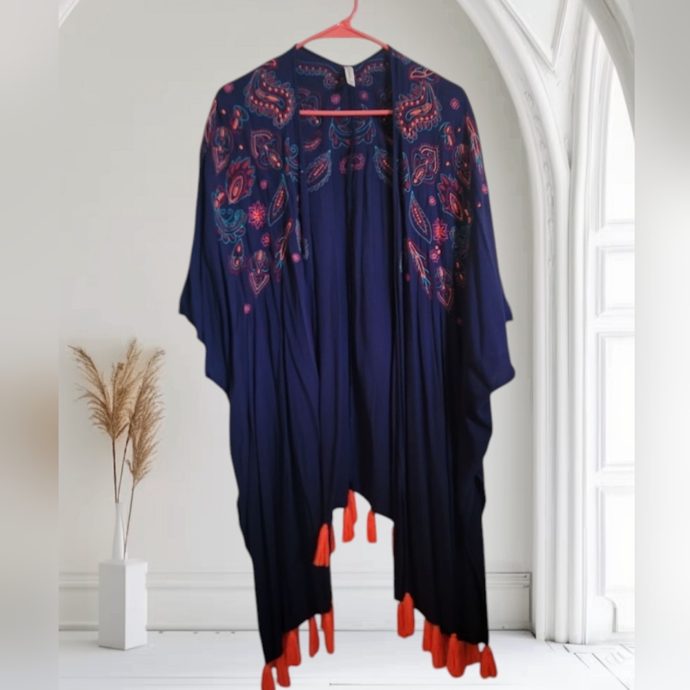 Embroidered NWOT Kimona Cover Up One Size
